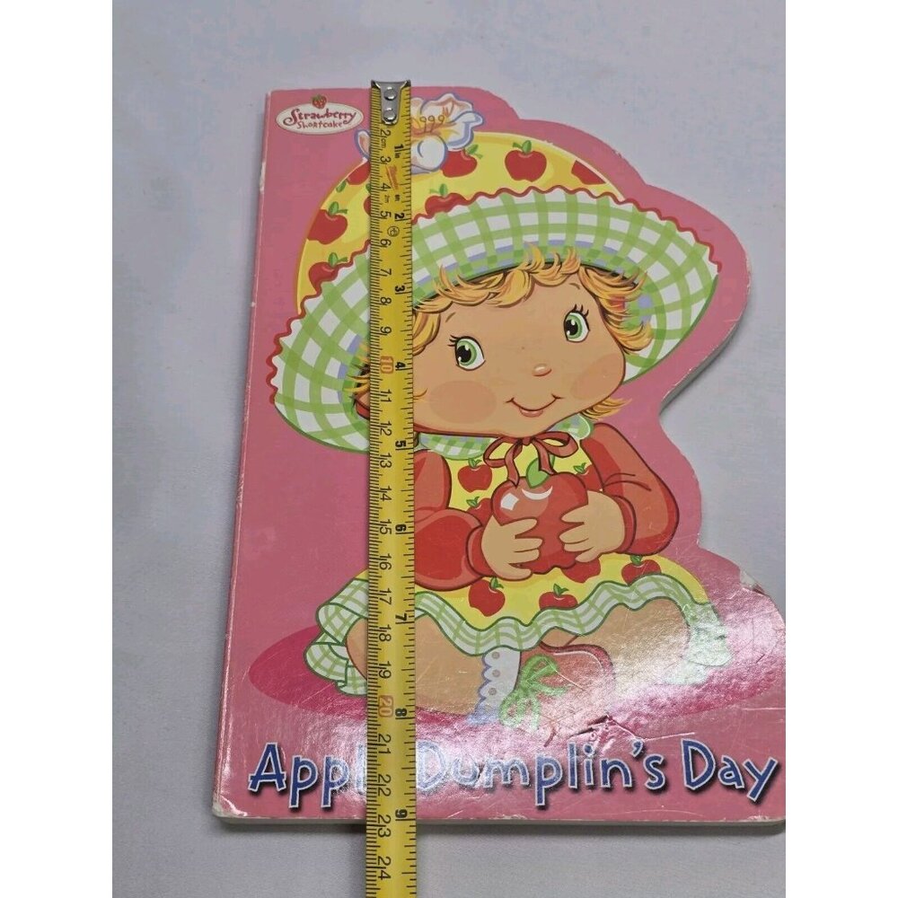 Strawberry Shortcake Board Book Apple Dumplin’s Day by Monique Z. Stephens - Picture 13 of 13